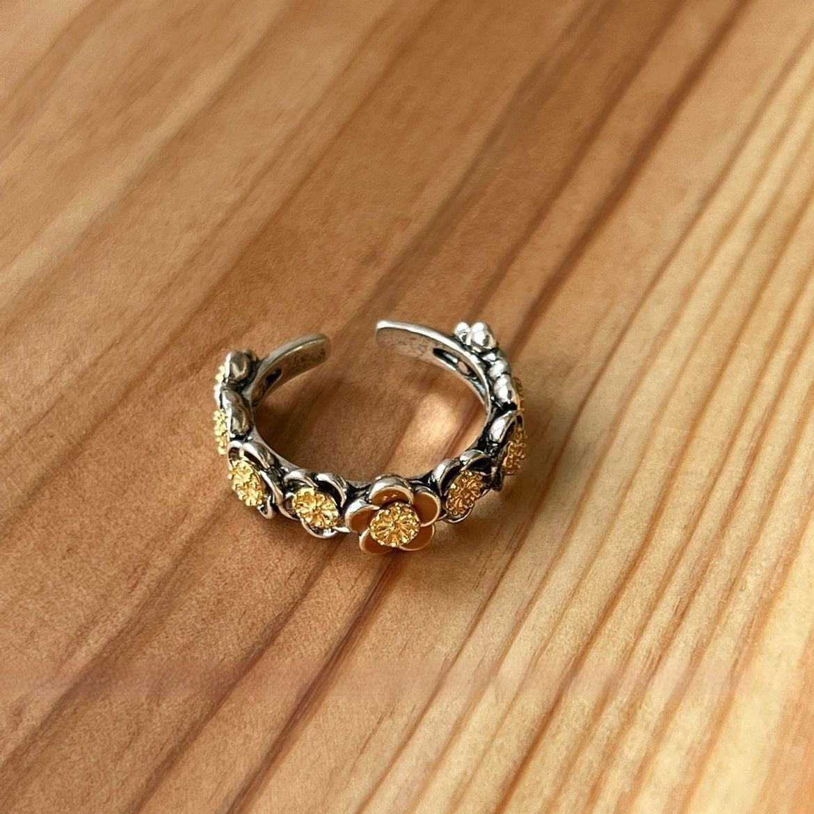 Elaborately Crafted Metal Tigers Eye Ring