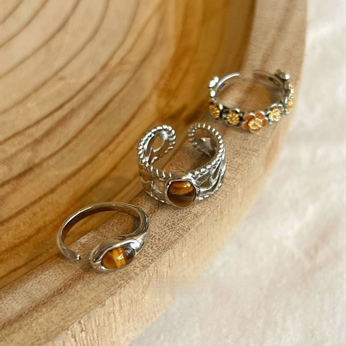 Elaborately Crafted Metal Tigers Eye Ring