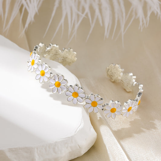 Creative Bracelet With A White Flower Drip-oil Design