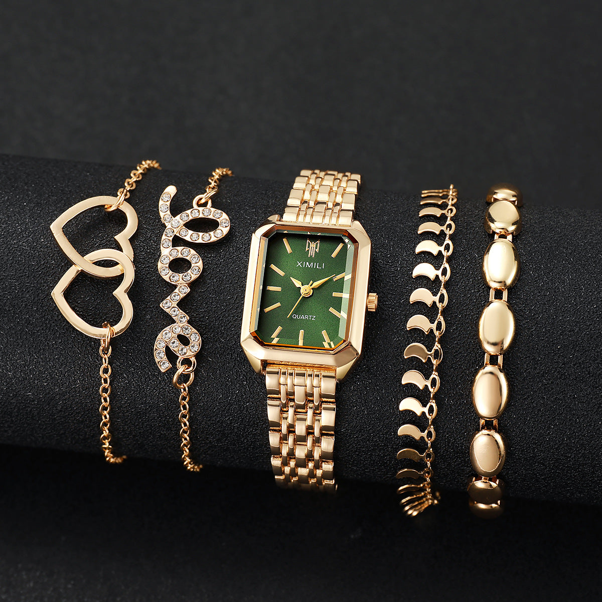 Sleek, Versatile Square Womens Watch Heart-shaped Bracelet