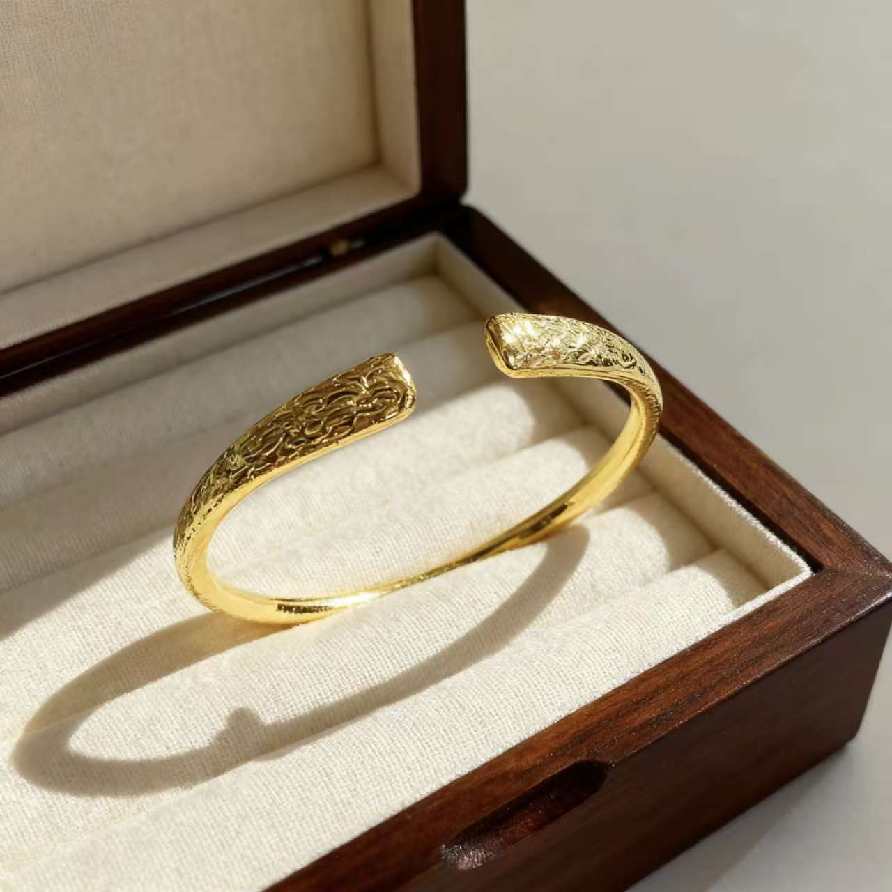 Womens Fine Sand Gold Dragon Leaps Phoenix Sings Gold Bracelet