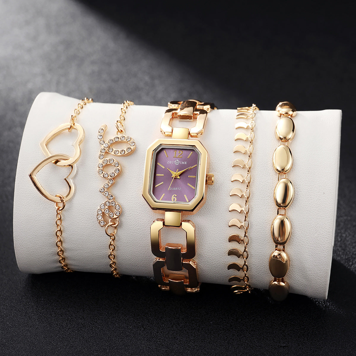 Sleek, Versatile Square Womens Watch Heart-shaped Bracelet