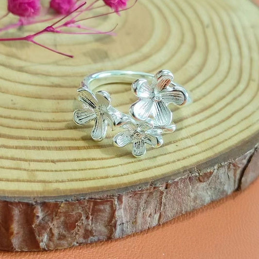 Camellia Light Luxury And Simplicity Temperament Adjustable Opening Ring